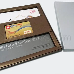 Box Souvenir Kartu